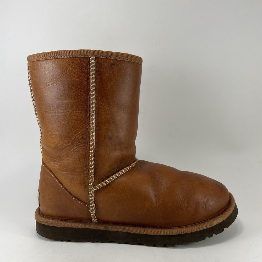 UGG Classic Short Chestnut Womens Size 6 Leather Shearling Lined Winter Boots